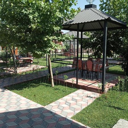 Seki Qonaq Evi Motel Екстериор снимка