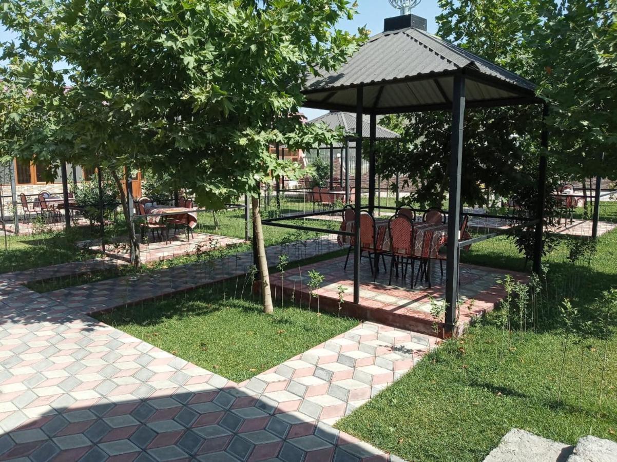 Seki Qonaq Evi Motel Екстериор снимка