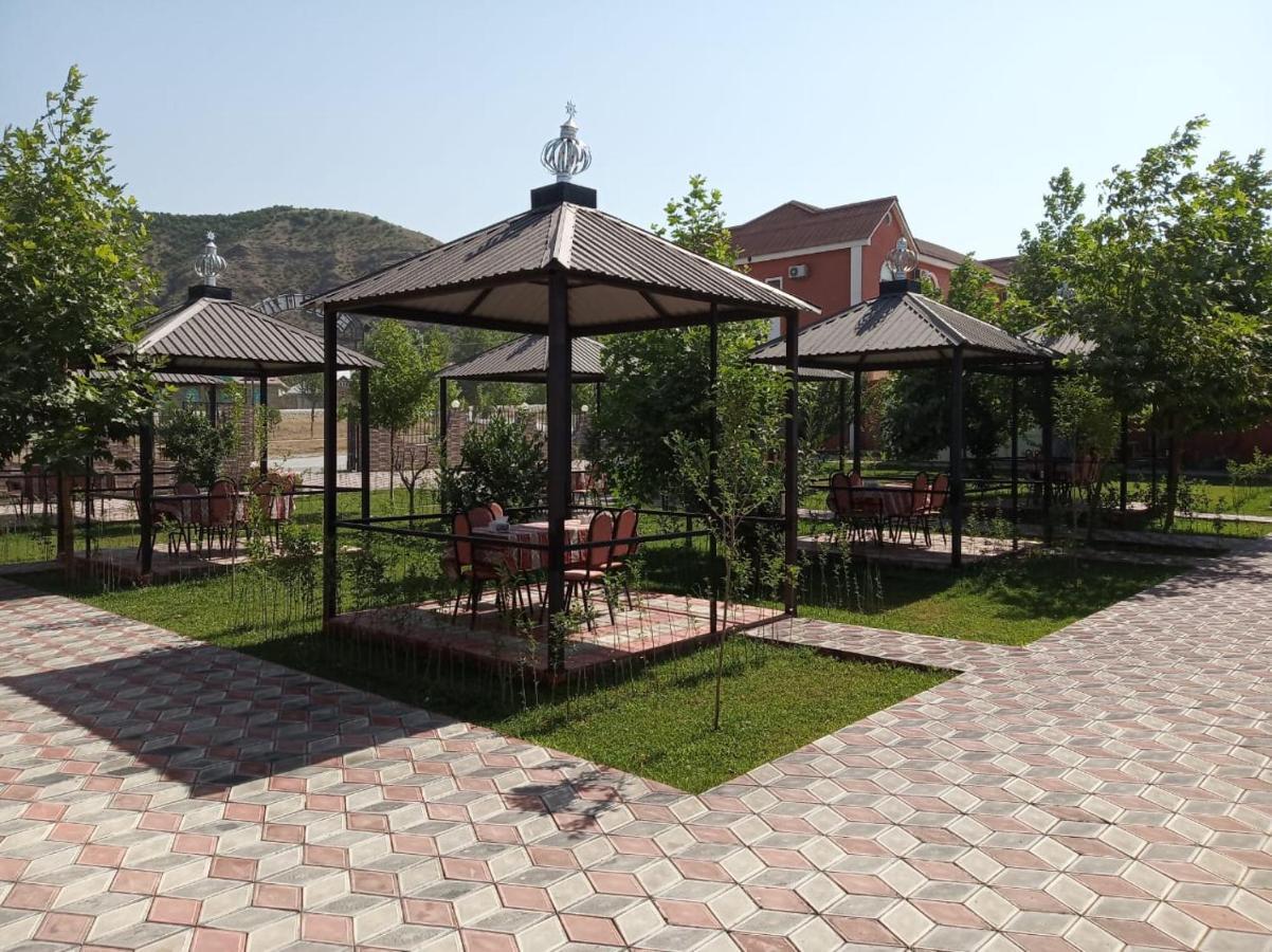 Seki Qonaq Evi Motel Екстериор снимка