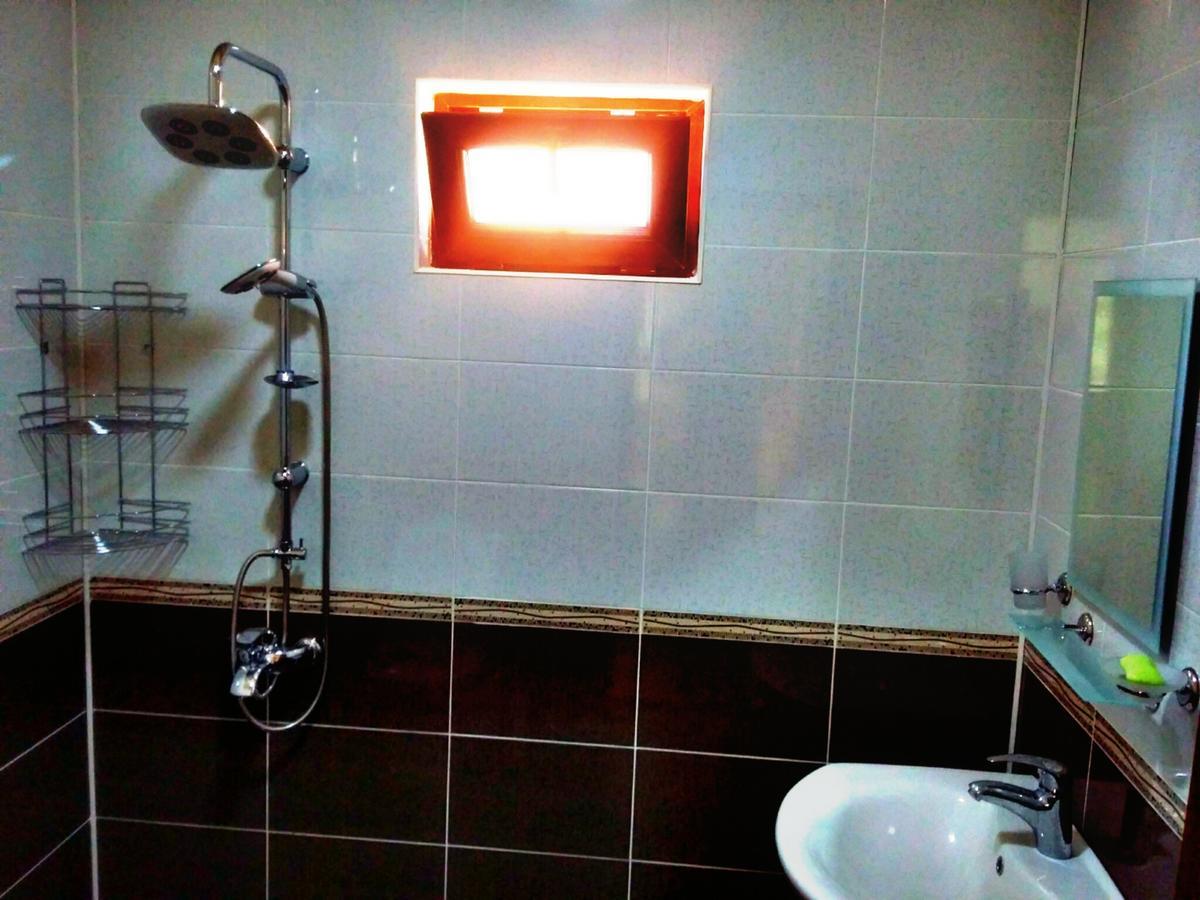Seki Qonaq Evi Motel Екстериор снимка