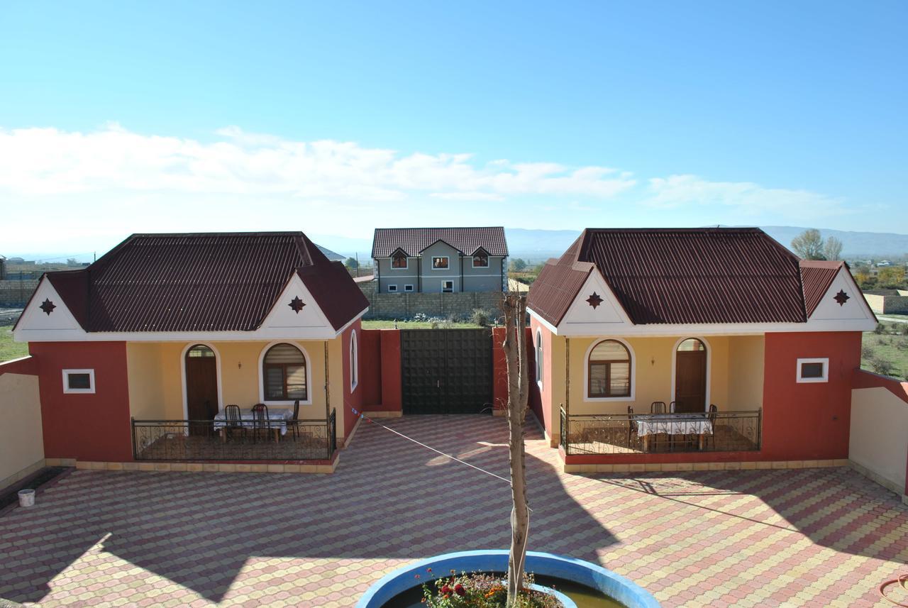 Seki Qonaq Evi Motel Екстериор снимка