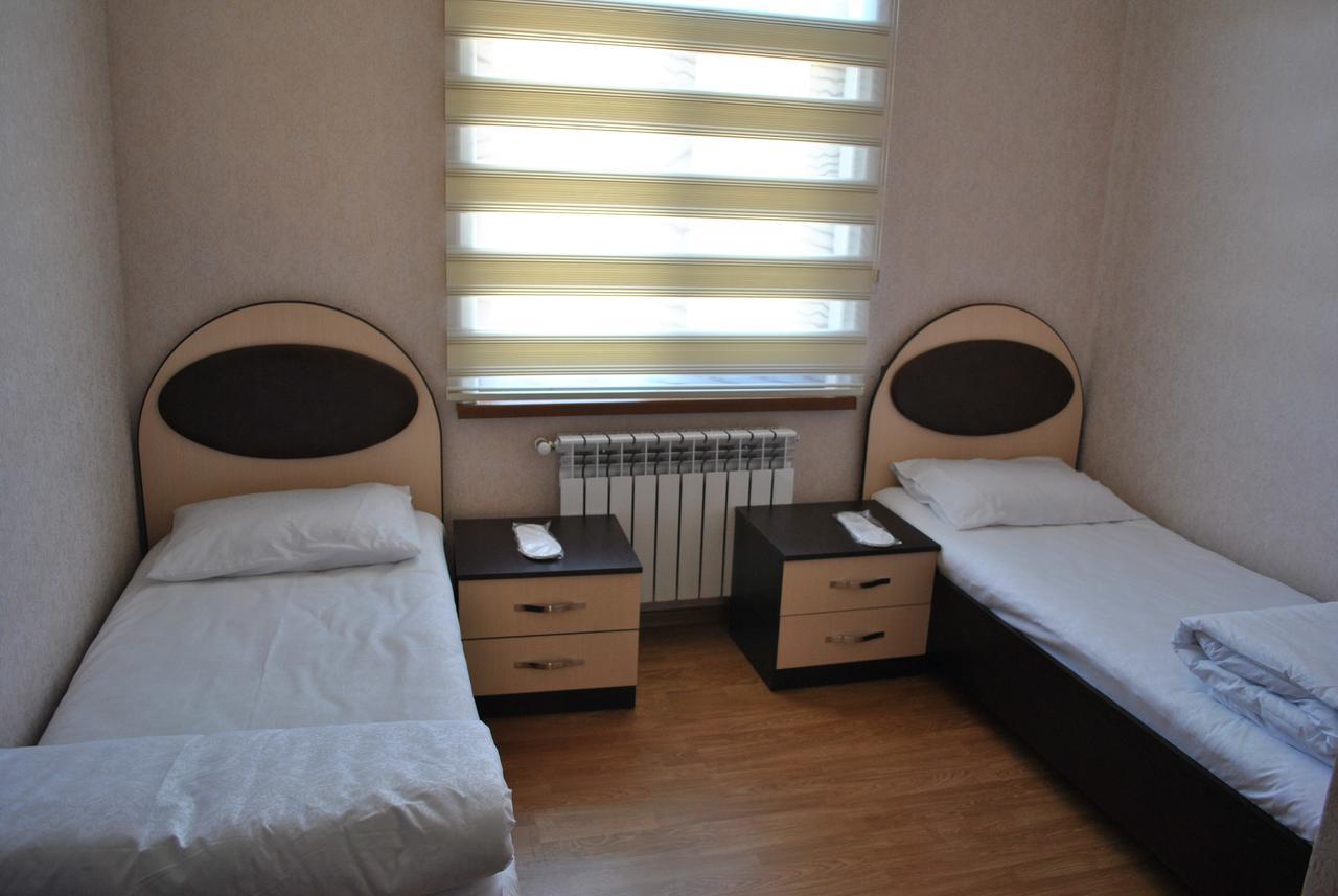 Seki Qonaq Evi Motel Екстериор снимка
