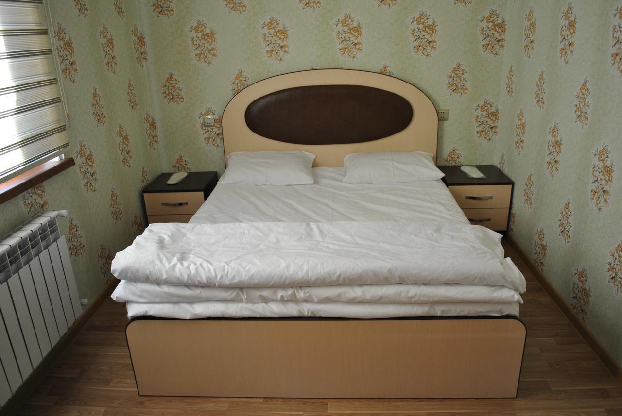 Seki Qonaq Evi Motel Екстериор снимка