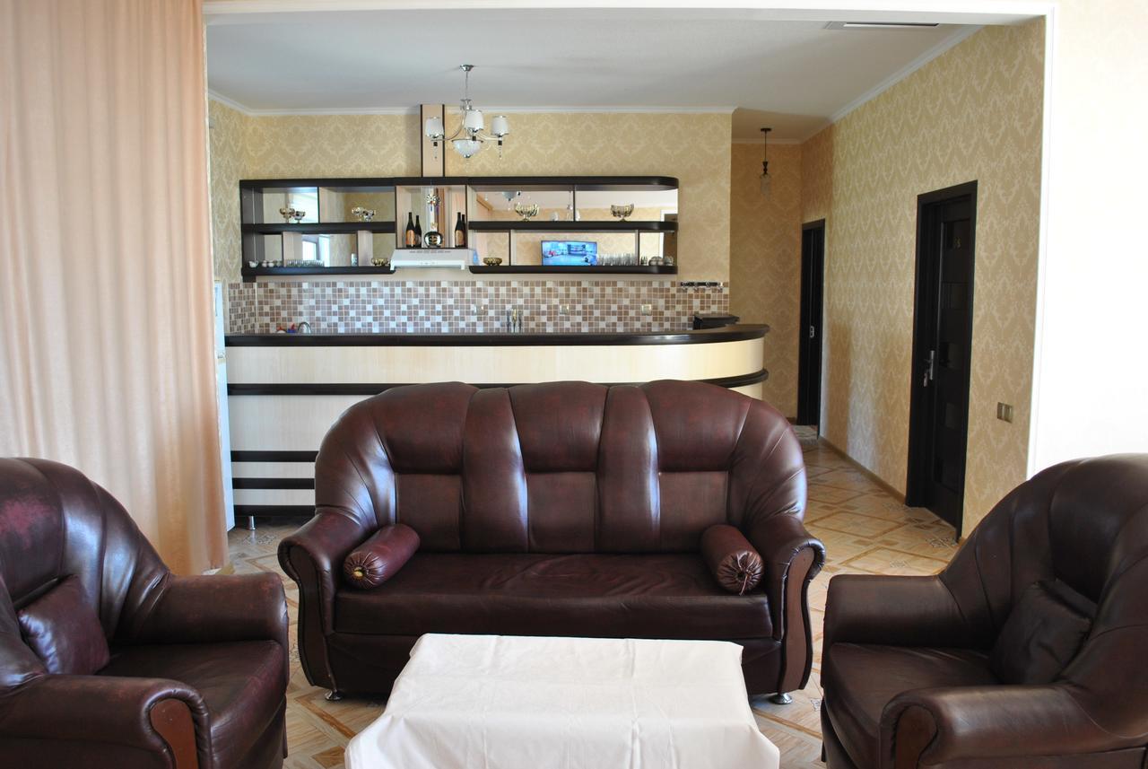 Seki Qonaq Evi Motel Екстериор снимка