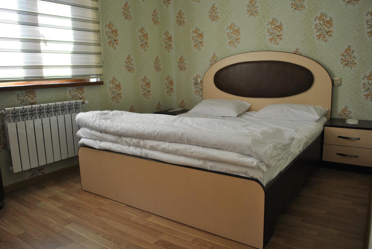 Seki Qonaq Evi Motel Екстериор снимка