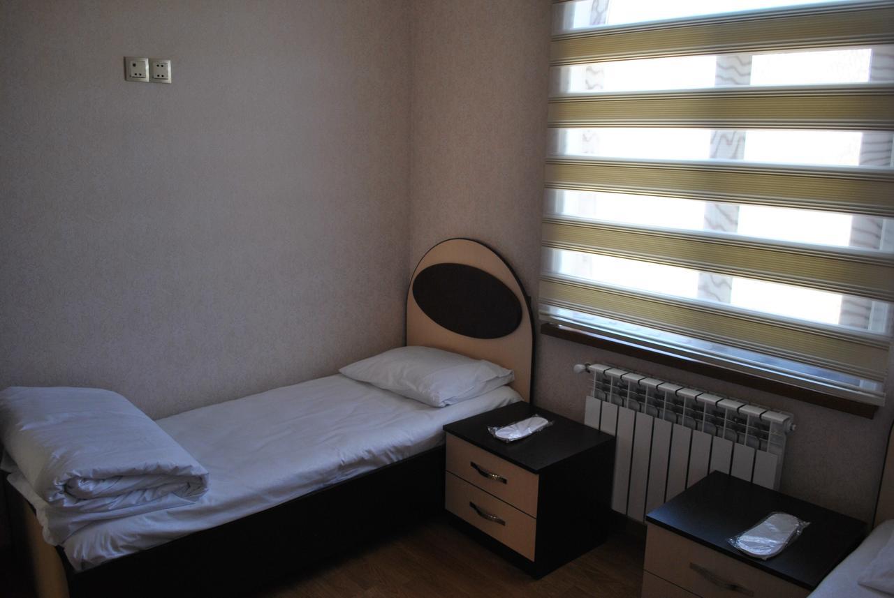 Seki Qonaq Evi Motel Екстериор снимка
