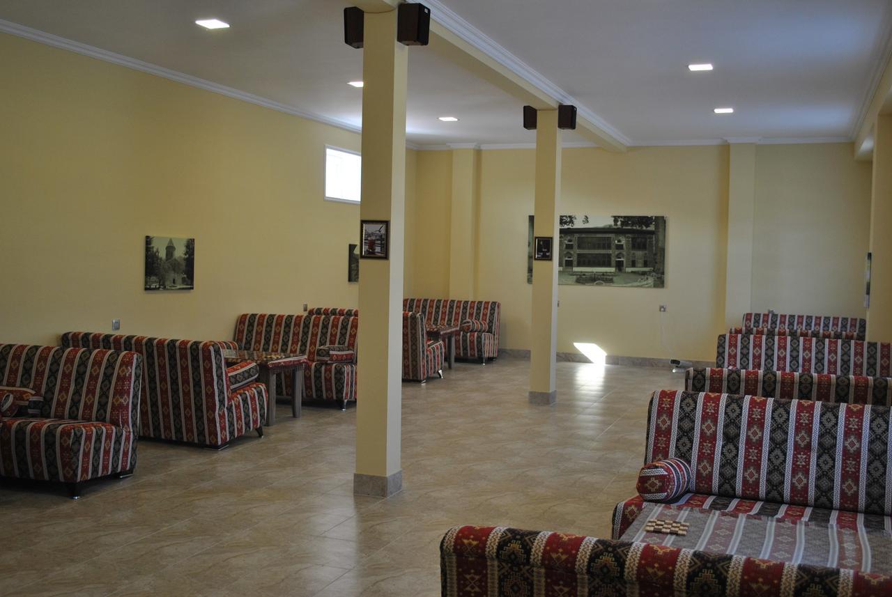 Seki Qonaq Evi Motel Екстериор снимка