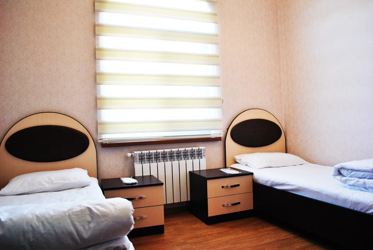 Seki Qonaq Evi Motel Екстериор снимка